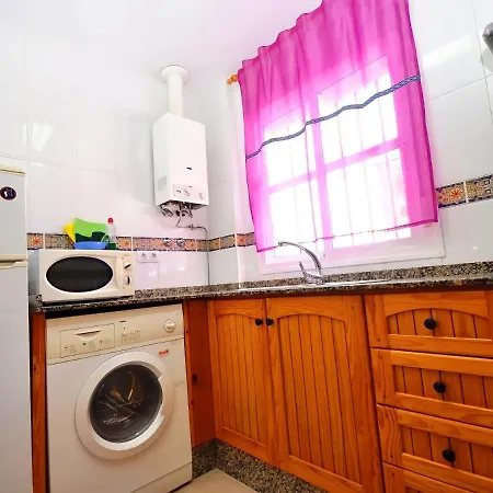 Apartment Junto Al Mar Piscina Solo Familias *